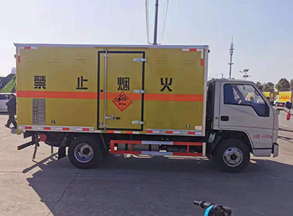 西盟爆破器材运输车
